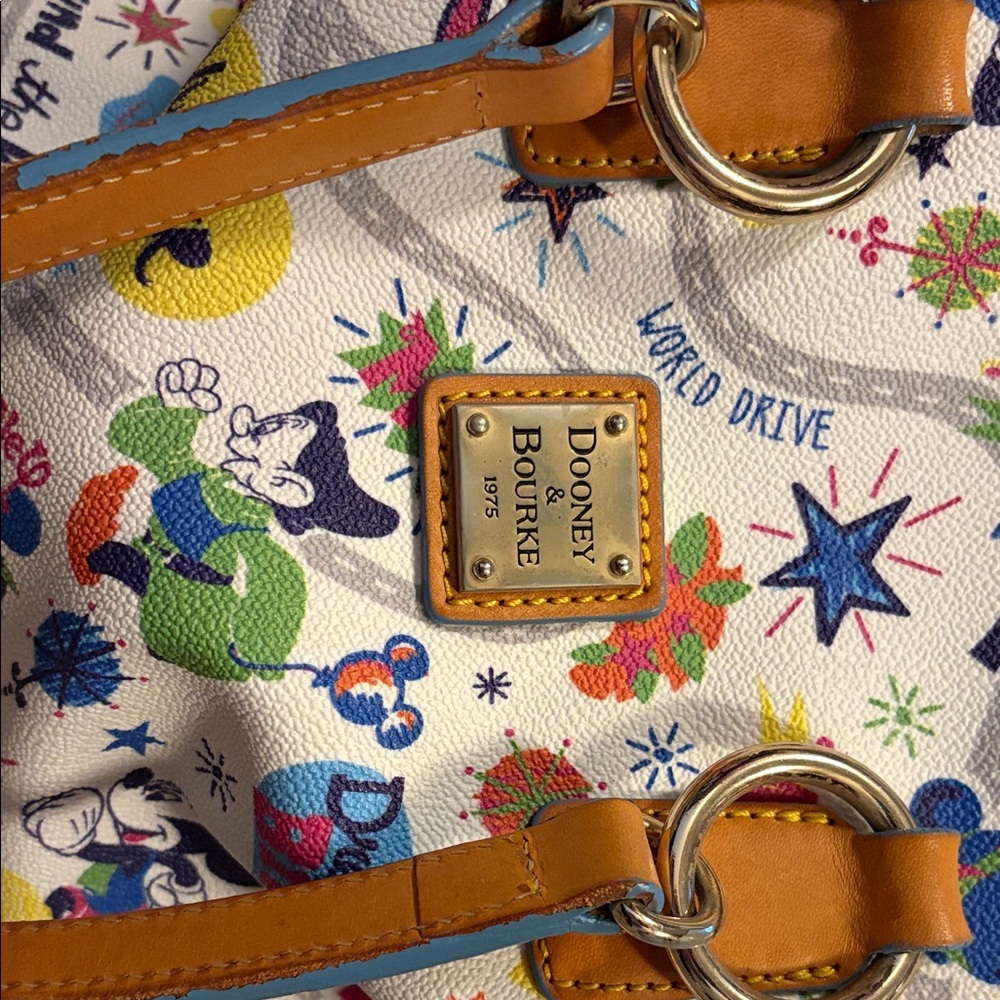 Dooney & Bourke Disney Inaugural Dopey leather Bag with white Leather - Picture 3 of 7